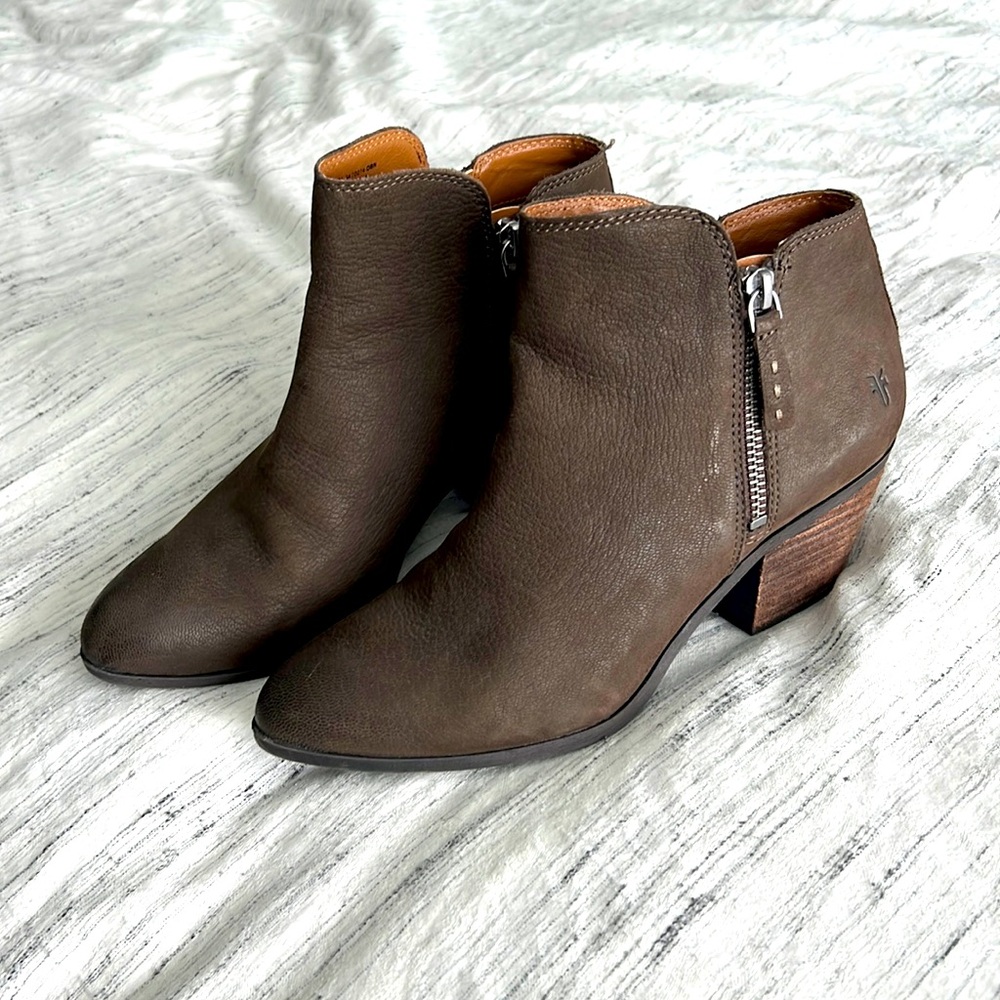 Frye Judith Zip Bootie - Brown